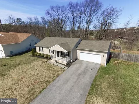 179 Ambrosia Ln, Martinsburg, WV 25405
