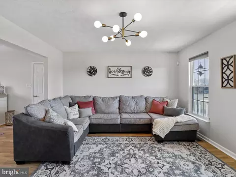 81 Viceroy Dr, Falling Waters, WV 25419 photo 3