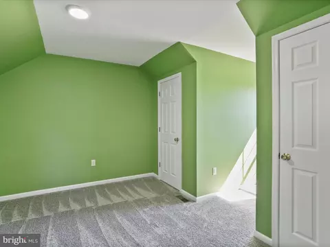 81 Viceroy Dr, Falling Waters, WV 25419 photo 22