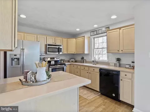81 Viceroy Dr, Falling Waters, WV 25419 photo 9