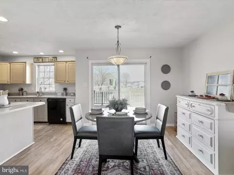 81 Viceroy Dr, Falling Waters, WV 25419 photo 5