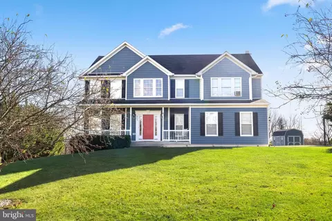404 Pinnacle Dr, Bunker Hill, WV 25413