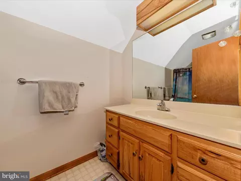 Bath - 215 Regal Dr, Falling Waters, WV 25419 photo 3 of 4