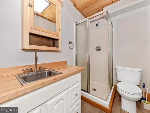 Bath - 215 Regal Dr, Falling Waters, WV 25419 photo 4 of 4
