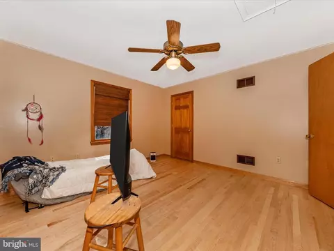 Bedroom - 215 Regal Dr, Falling Waters, WV 25419 photo 6 of 12