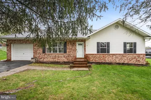12 Cameron Ln, Martinsburg, WV 25405