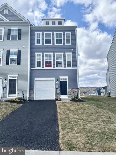 300 Husky Trl, Martinsburg, WV 25403