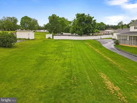Snapp St, Martinsburg, WV 25401