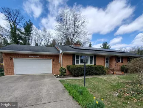 702 Mill Race Dr, Martinsburg, WV 25401