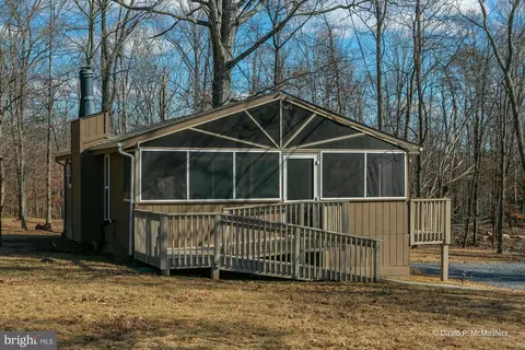 1182 The Woods Rd, Hedgesville, WV 25427