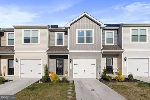 133 Paddington St, Falling Waters, WV 25419
