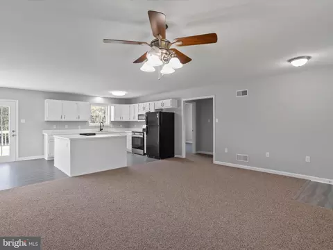 243 Violet Ln, Falling Waters, WV 25419 photo 6