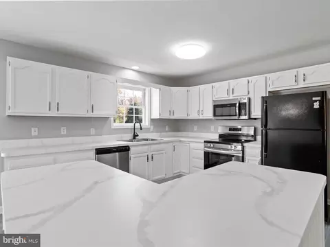 243 Violet Ln, Falling Waters, WV 25419 photo 12