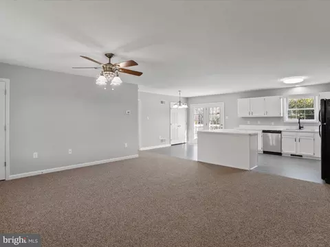 243 Violet Ln, Falling Waters, WV 25419 photo 5