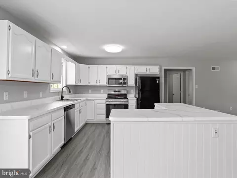 243 Violet Ln, Falling Waters, WV 25419 photo 13