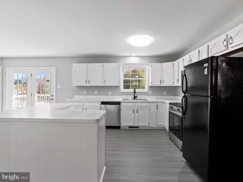 243 Violet Ln, Falling Waters, WV 25419 photo 11