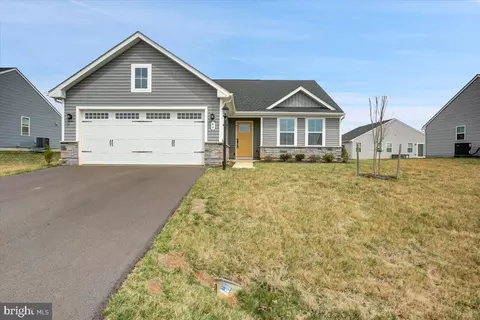 44 Wyoming Way, Hedgesville, WV 25427