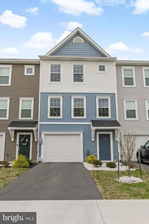 34 Starting Gate Pl, Martinsburg, WV 25404