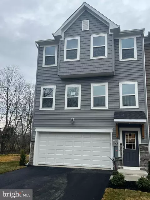 16 Lyriq Ct, Inwood, WV 25428