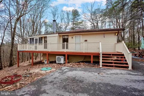 22 Wickiup Ln, Hedgesville, WV 25427