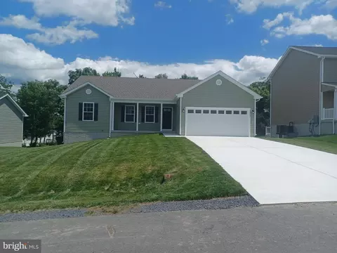 1412 Prentiss Point Pkwy, Martinsburg, WV 25401