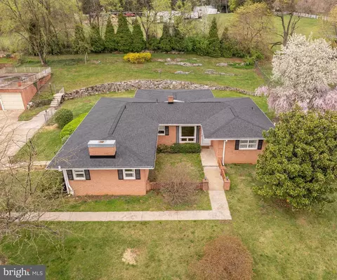 301 S Delaware Ave, Martinsburg, WV 25401