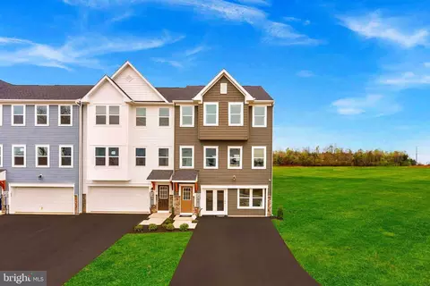 22 Elmiraj Ct, Inwood, WV 25428