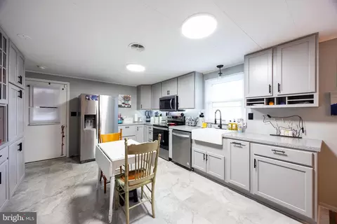 101 Saint Andrews Dr, Martinsburg, WV 25403