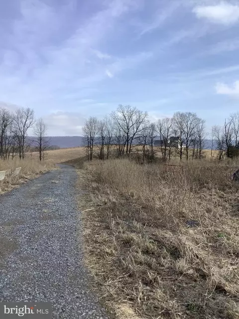 780 Norman Silver Dr, Hedgesville, WV 25427