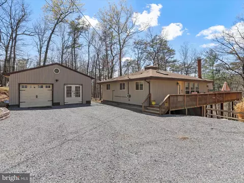 194 Endless Summer Rd, Hedgesville, WV 25427