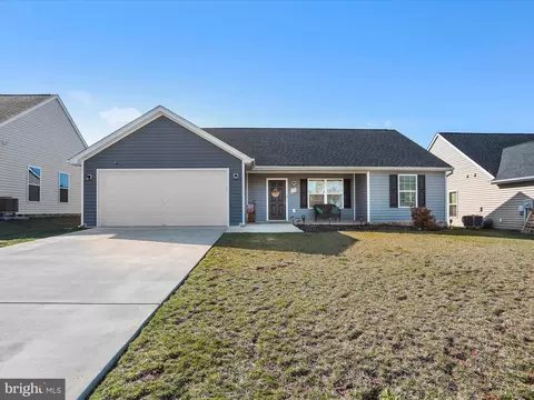 118 Peking Ln, Martinsburg, WV 25403