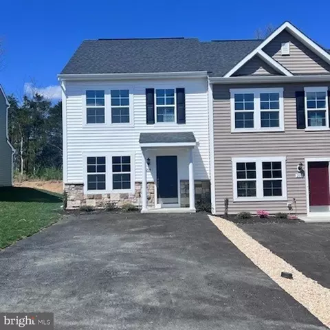 204 Gentle Breeze Dr, Bunker Hill, WV 25413