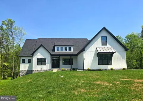 35 Sovereign Way, Martinsburg, WV 25403