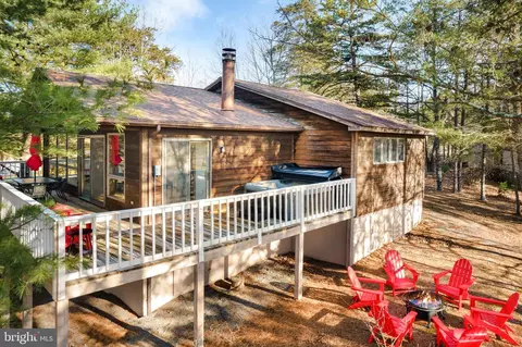 756 Mountain Lake Rd, Hedgesville, WV 25427