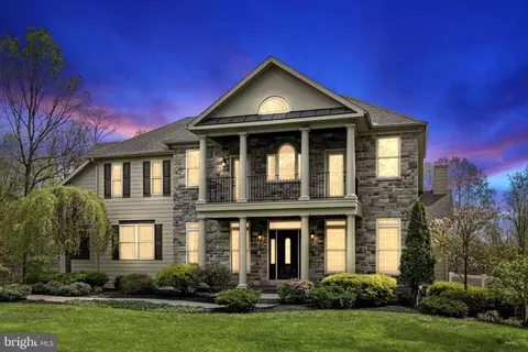 380 May Apple Ln, Martinsburg, WV 25403