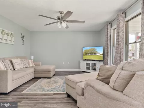 90 Cassie Dr, Falling Waters, WV 25419 photo 4