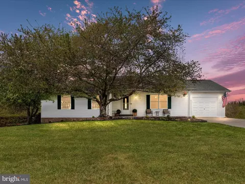 90 Cassie Dr, Falling Waters, WV 25419