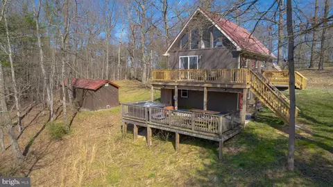 2039 Crossroad School Rd, Hedgesville, WV 25427