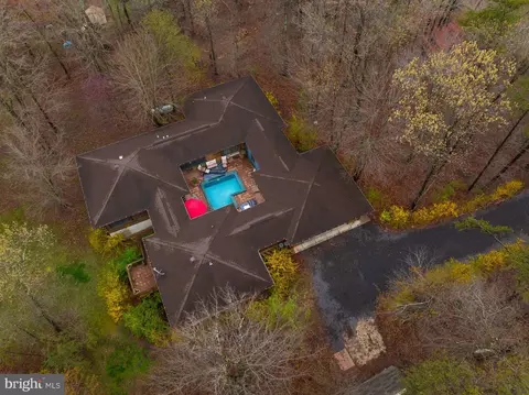 327 Carmel Rd, Hedgesville, WV 25427