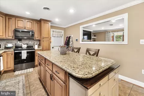 Kitchen - 54 Dove Ln, Falling Waters, WV 25419 photo 3 of 5