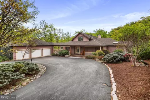120 Lookout Rdg, Hedgesville, WV 25427