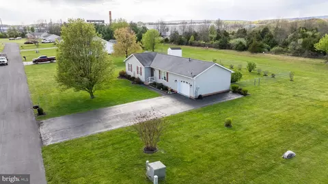 157 Blossom Dr, Martinsburg, WV 25405