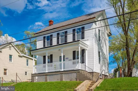 713 3rd St, Martinsburg, WV 25404