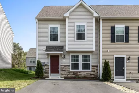 172 Scotch Pine Dr, Bunker Hill, WV 25413