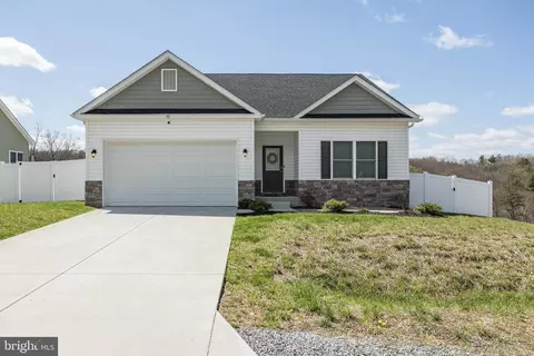 42 Larimar Ln, Inwood, WV 25428