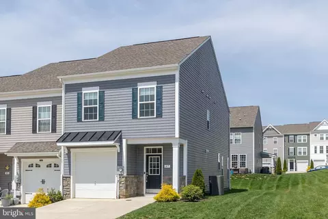 47 Tuxford Rd, Falling Waters, WV 25419