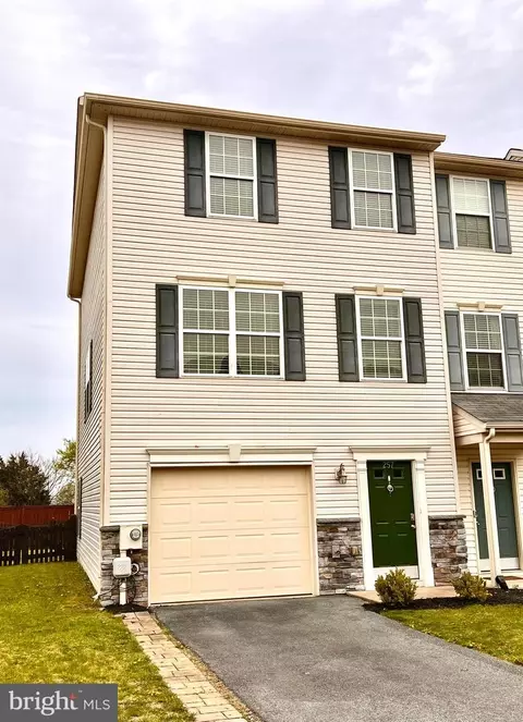 257 Morlatt Ln, Martinsburg, WV 25404