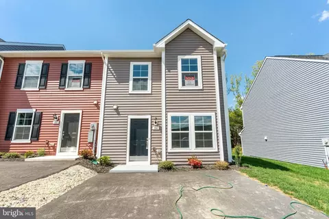 184 Gentle Breeze Dr, Bunker Hill, WV 25413
