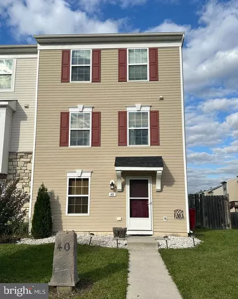 40 Private Ct, Bunker Hill, WV 25413