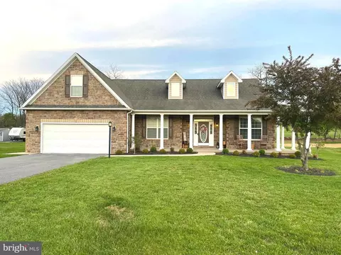 1201 Crushed Apple Dr, Martinsburg, WV 25403